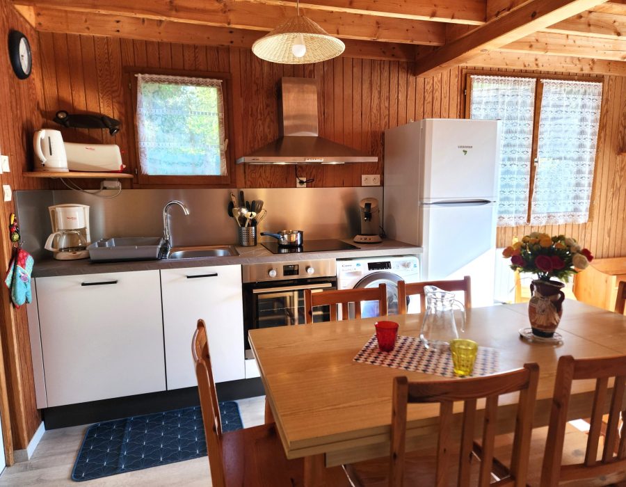 Cuisine ouverte sur espace repas